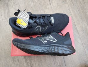 New Balance Men's Fresh Foam Arishi V4 Slip-Resistant Running Shoes 43.jpg