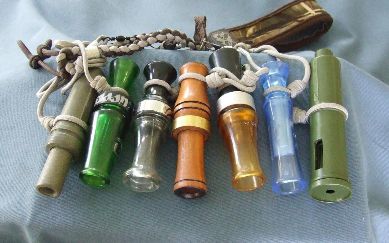 Collection-Of-7-Various-Duck-Calls-With-Cabellas.jpg